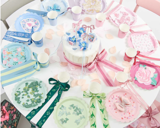 Leading Ecommerce Party Supplies Business with Strong Customer Base