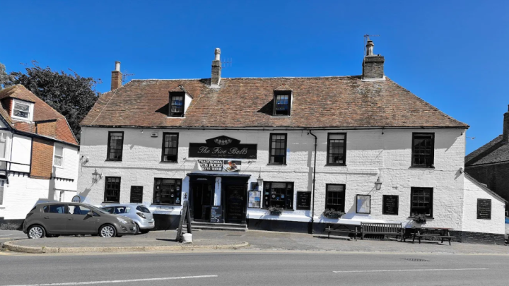 Photo of REDUCED - Iconic 17th-Century Pub and B&B in Prime Kent Location