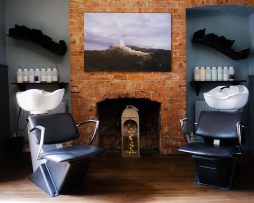 ***REDUCED*** Esteemed Hair & Beauty Salon Located in Somerset for Sale